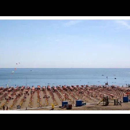 Appartement With Swimming Pool And Tennis Courts In Bibione